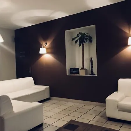 Logis Restaurant Entre Nous فندق 3*