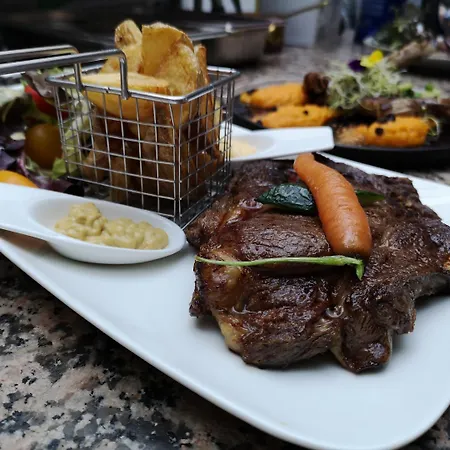 فندق Logis Restaurant Entre Nous 3*