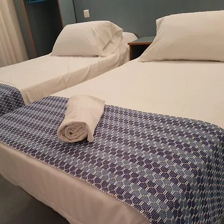 Logis Restaurant Entre Nous فندق Langeac